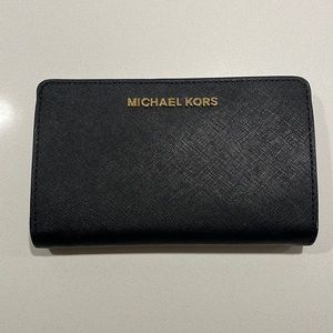 Like new Michael Kors Wallet black
